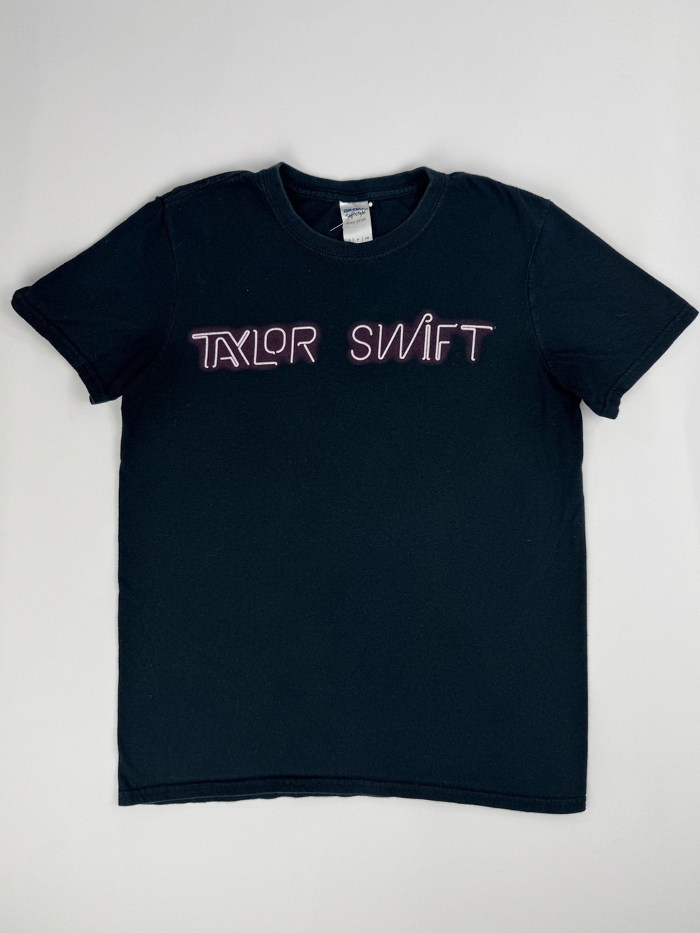 Vintage TAYLOR SWIFT Official "The 1989 World Tour" 2015 Concert T-Shirt